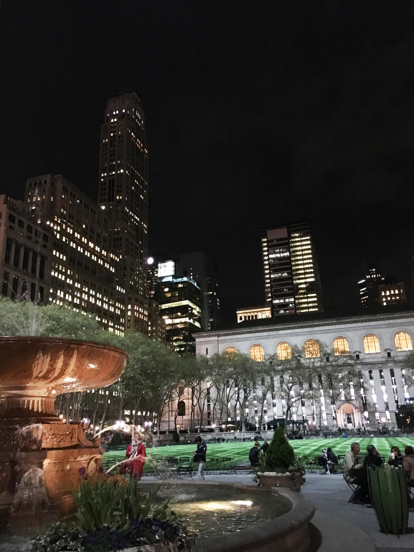 Bryant Park at Night | Fashion Groom Spot