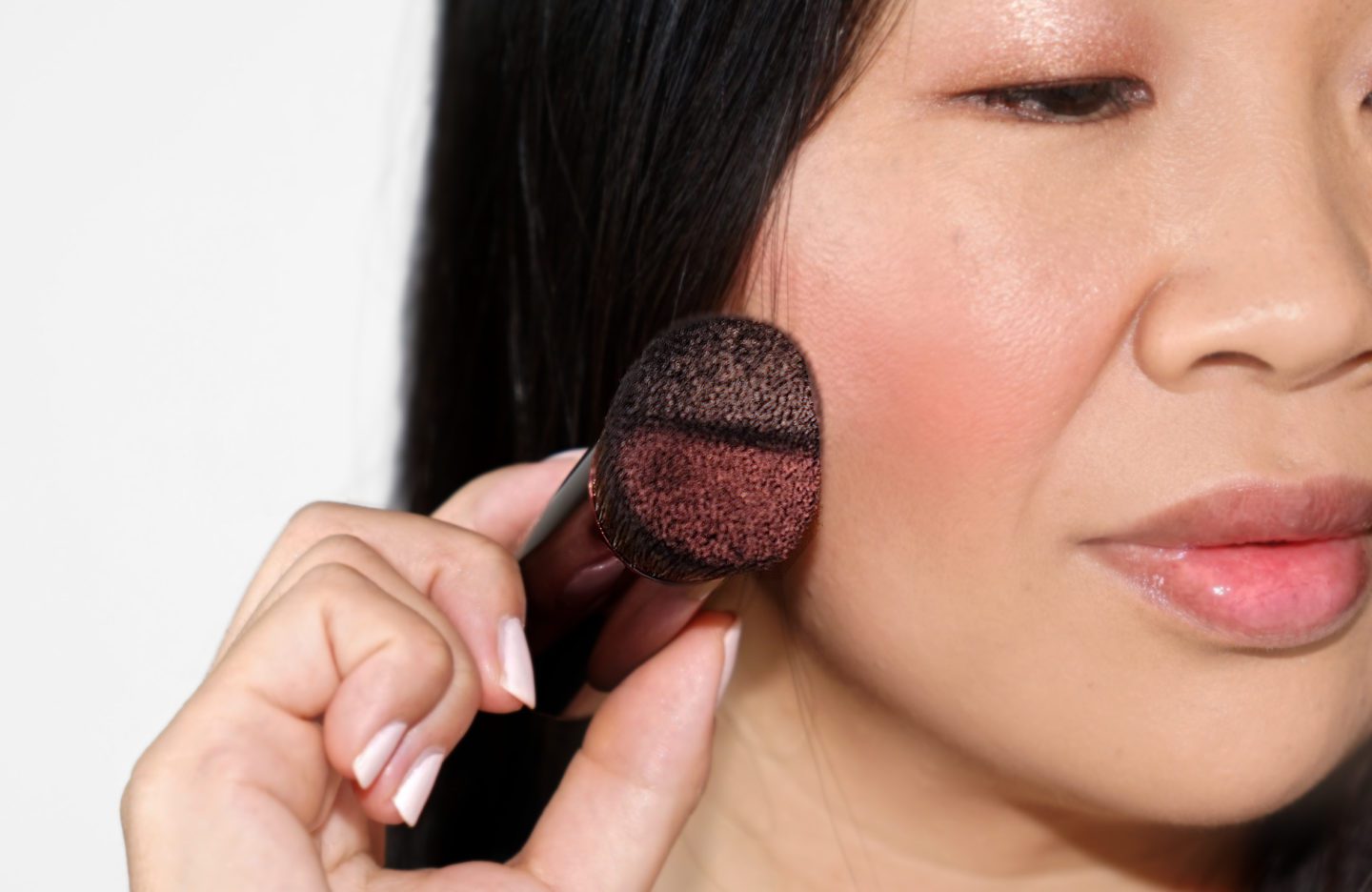 Charlotte Tilbury Cheek Hug Brush | Fashion Groom Spot