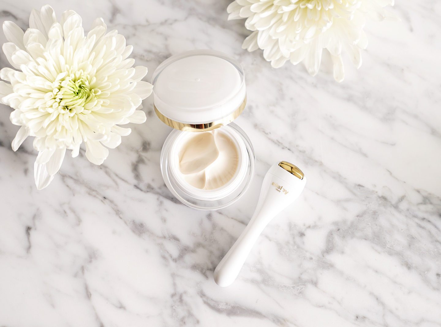 Sisleya L'Intégral Anti-Age Eye & Lip Contour Cream & Massage Tool