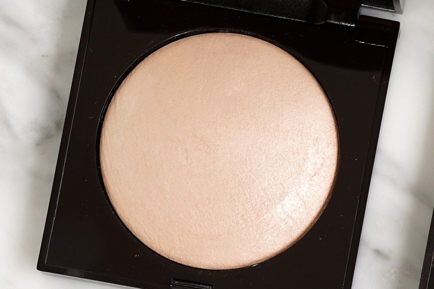Laura Mercier Matte Radiance Powder Highlight 01