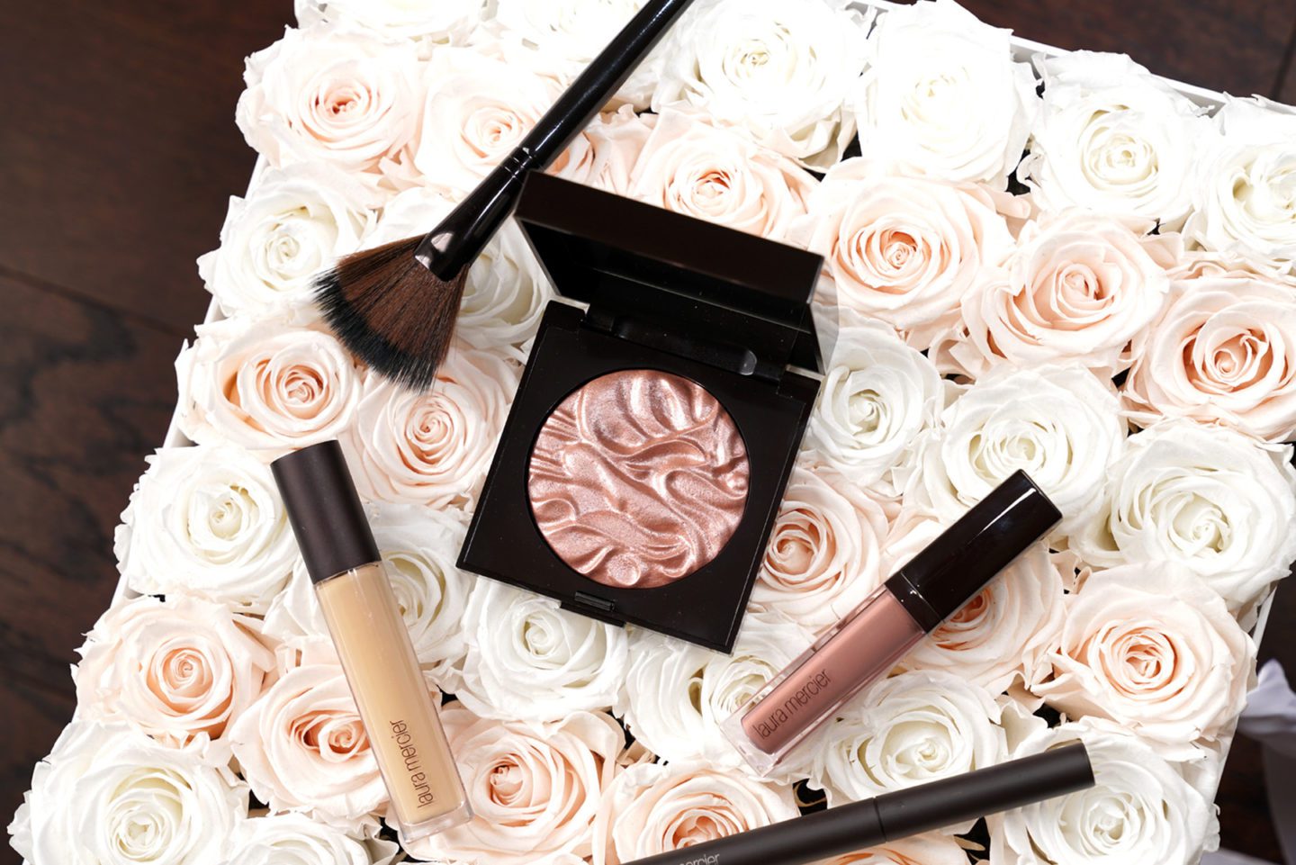 Laura Mercier Face Illuminator in Inspiration