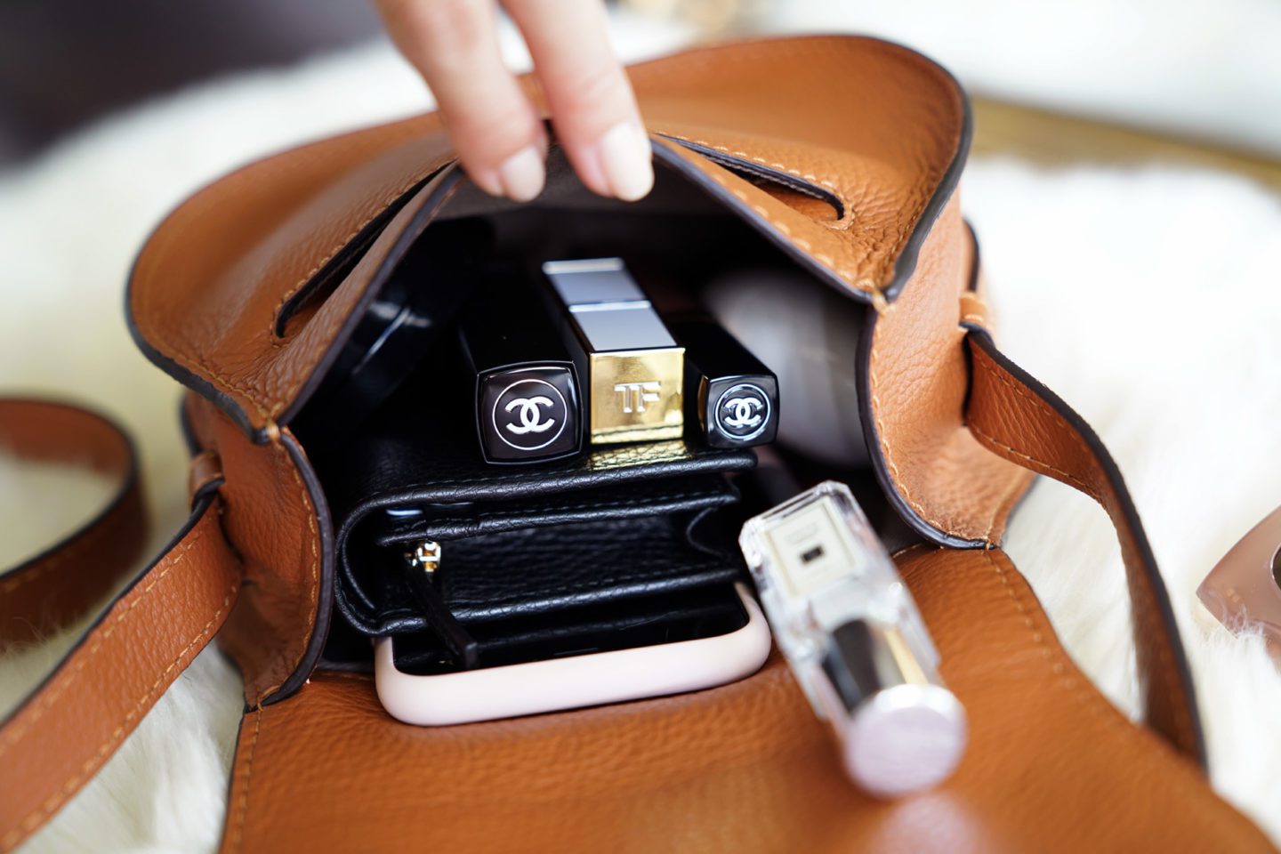 What's Inside My Bag Chloe Mini Marcie | Fashion Groom Spot
