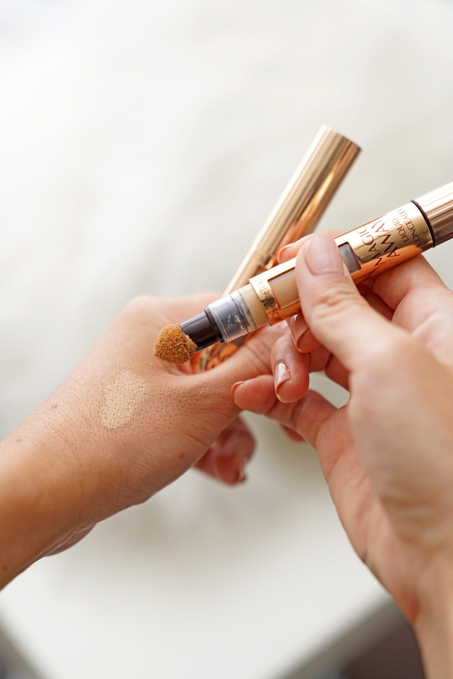 Charlotte Tilbury Magic Away Concealer 6