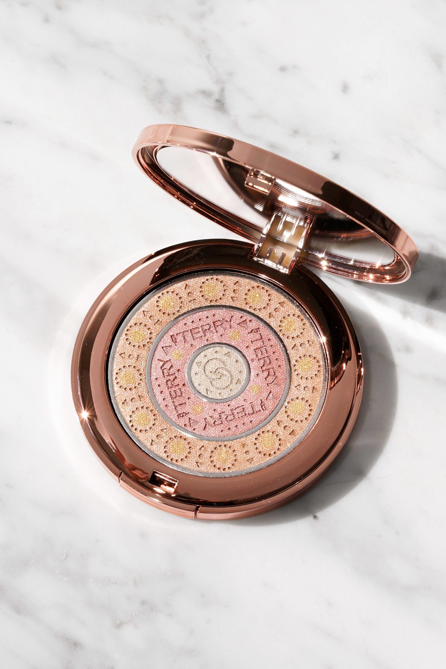 By Terry Gem Glow Highlighter Trio Compact Review