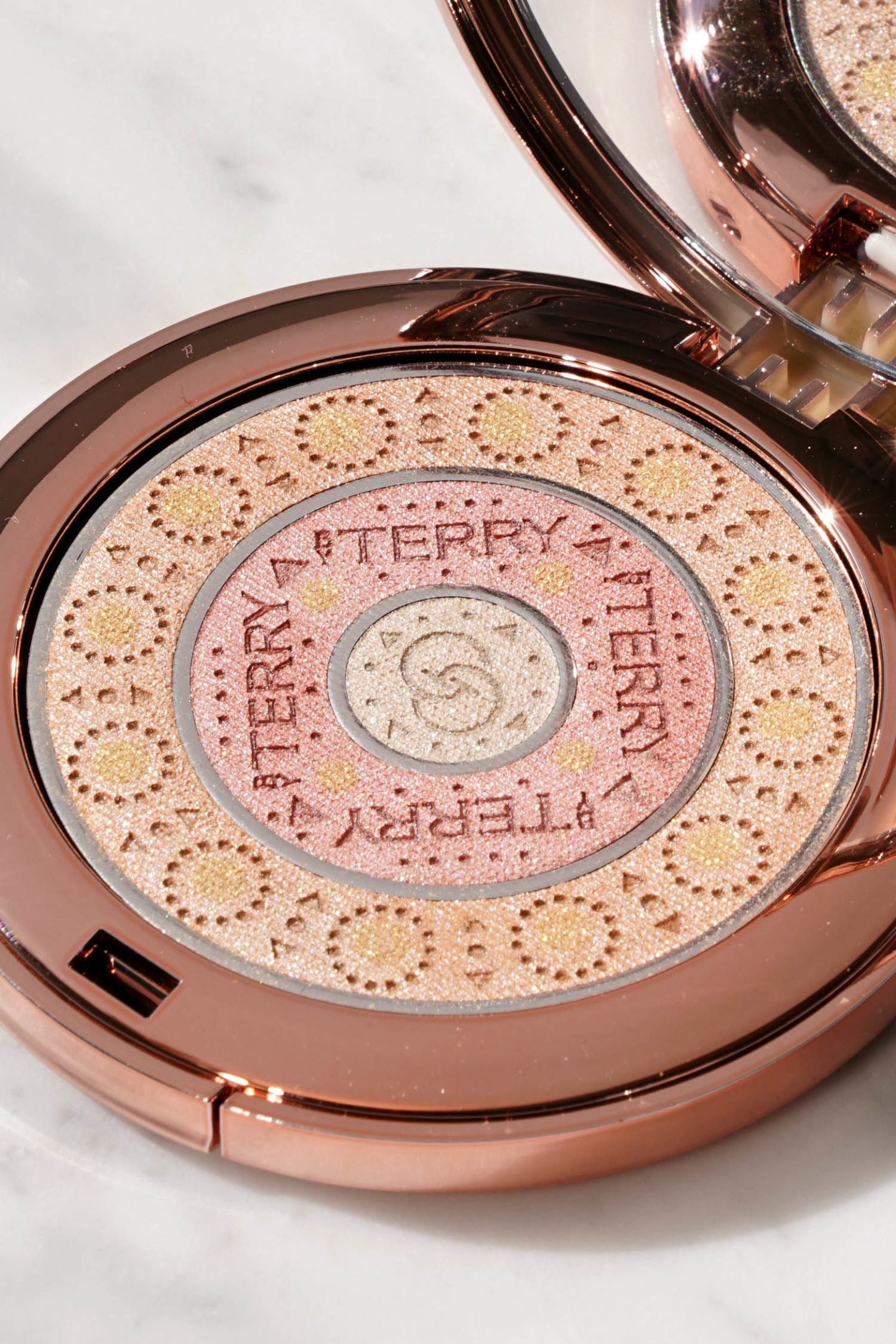 By Terry Gem Glow Highlighter Trio Compact Review