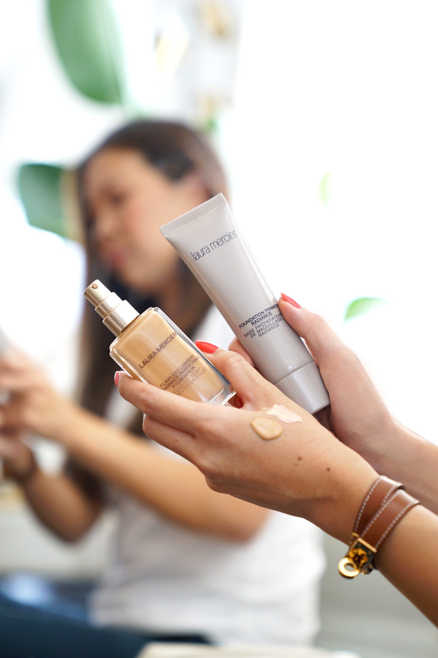 Laura Mercier Flawless Lumiere Radiance Foundation in Latte