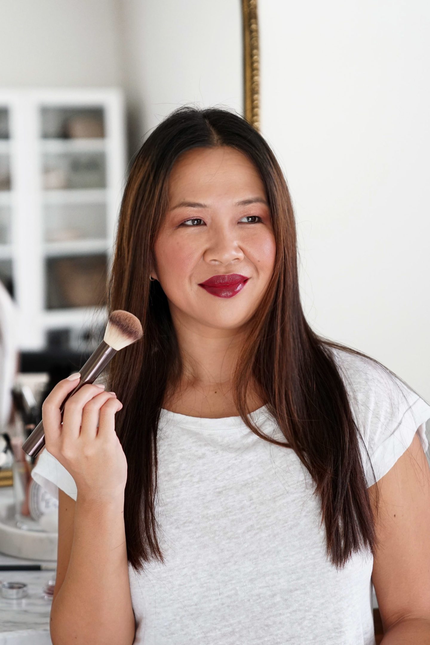 Hourglass Ghost Palette and Scattered Light in Molten