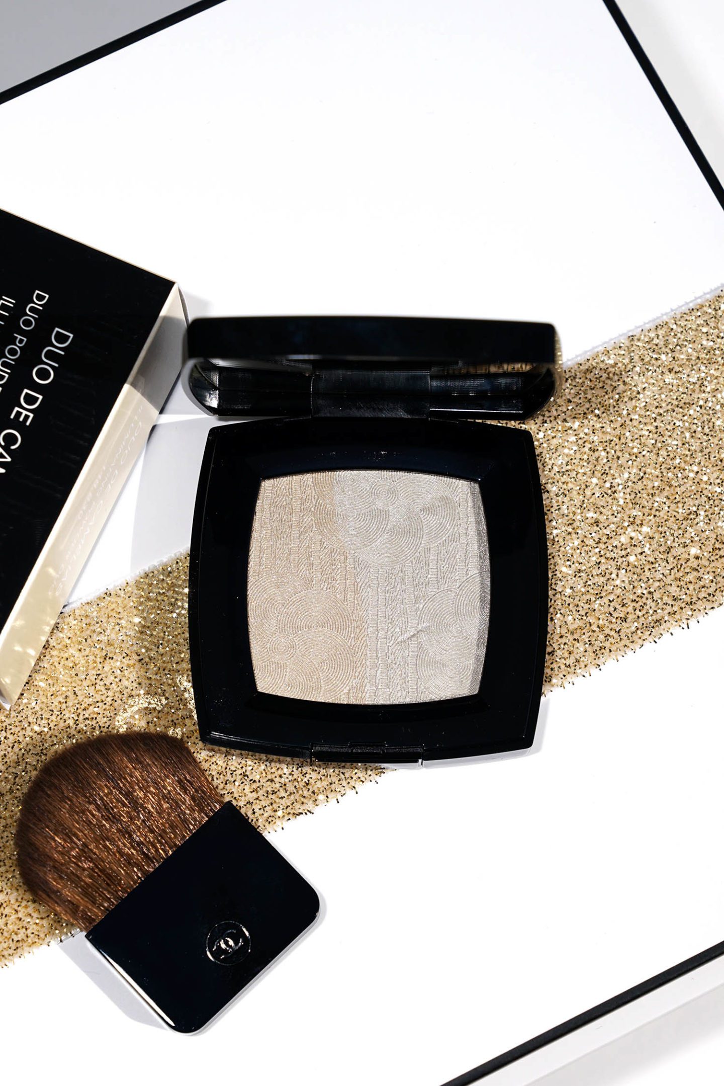 Chanel Duo de Camelias Highlighter Illuminating Powder Duo