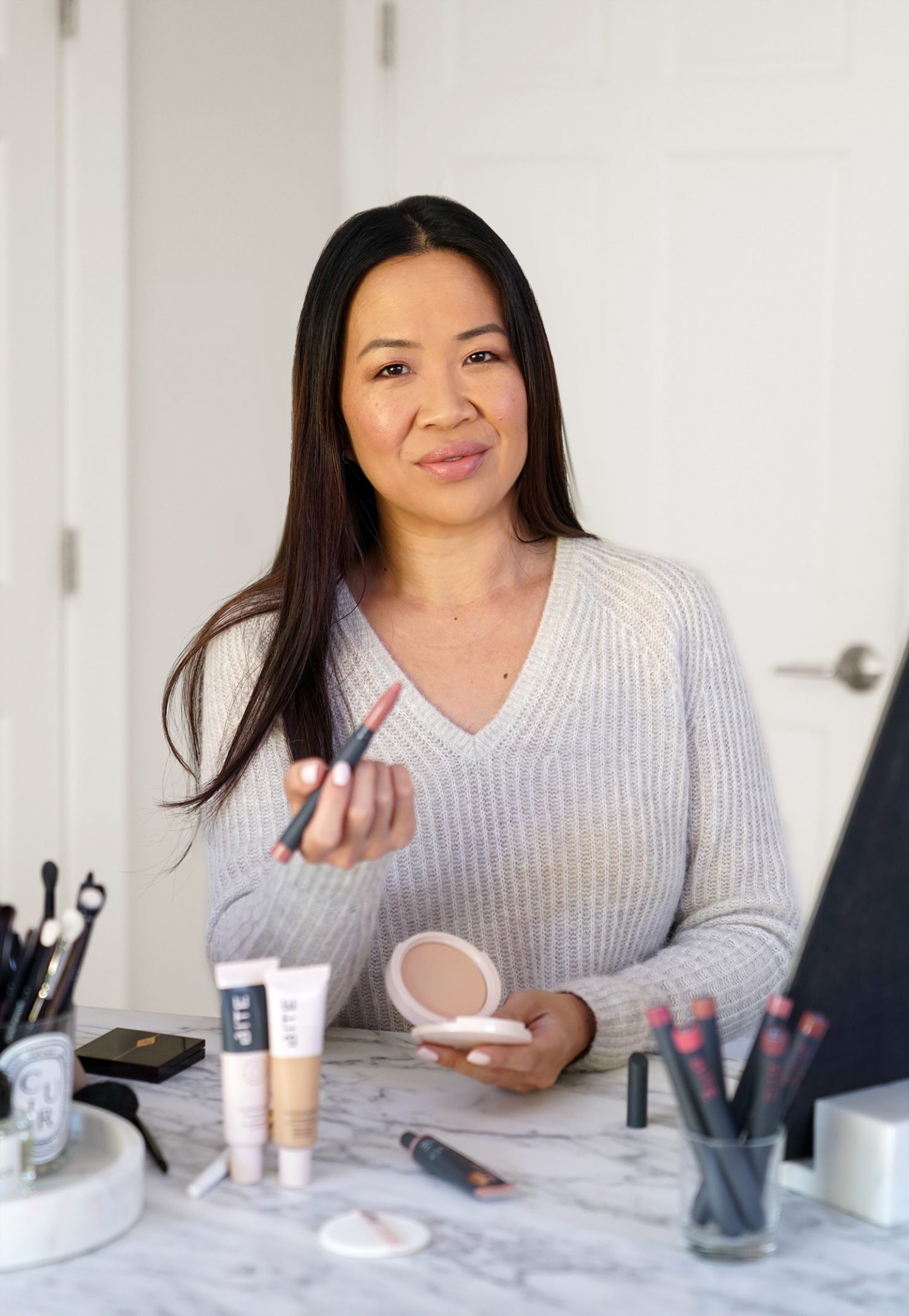 Bite Powder Move Lip Crayon in Leche