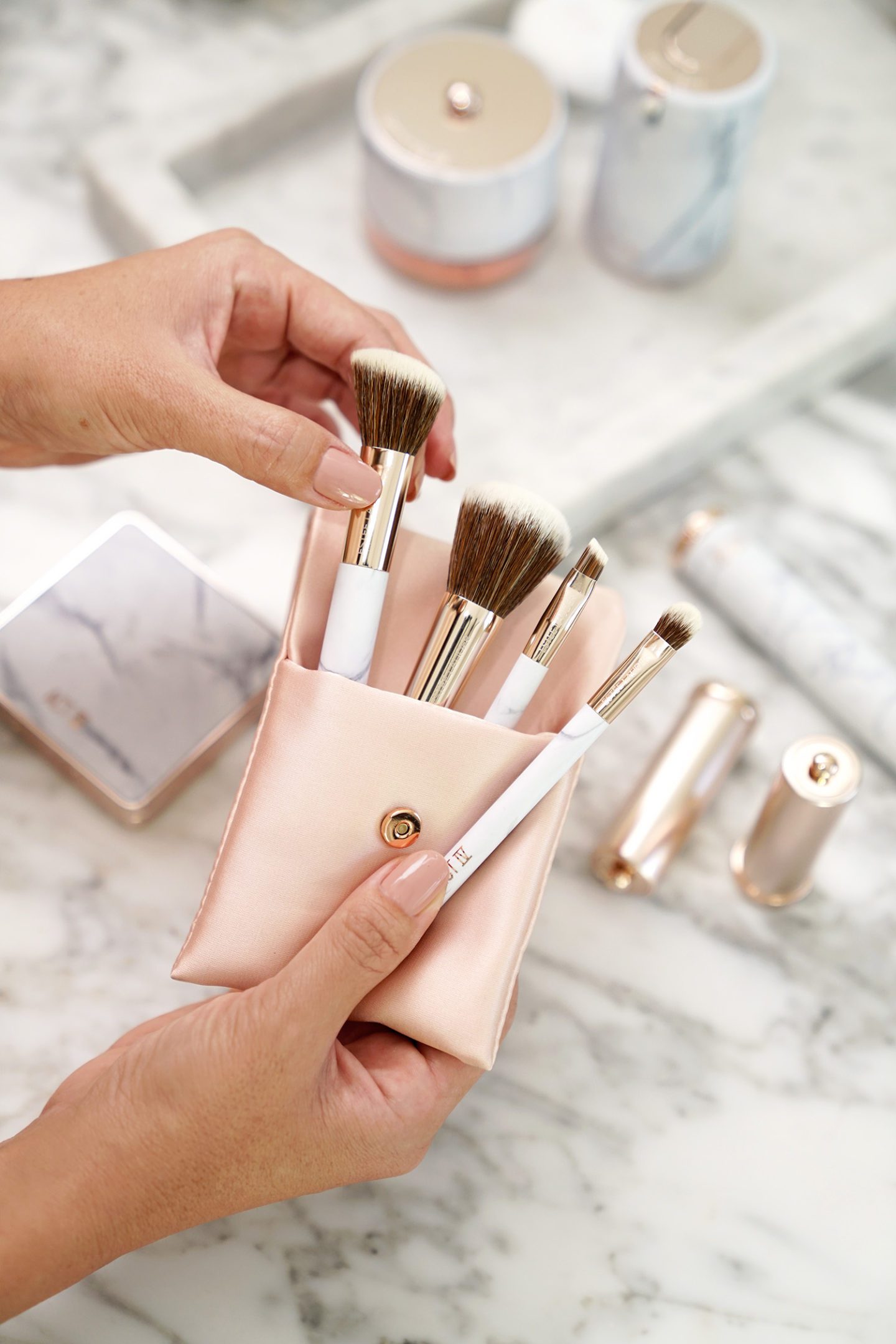 Estee Lauder Act IV Brushed By Fame Makeup Brush Kit