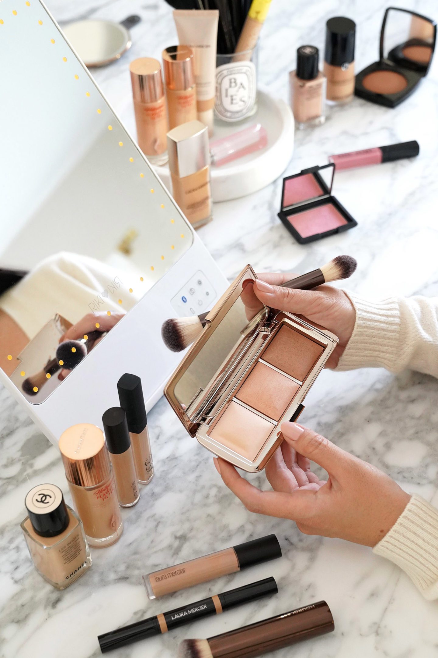 Hourglass Ambient Lighting Palette Volume II