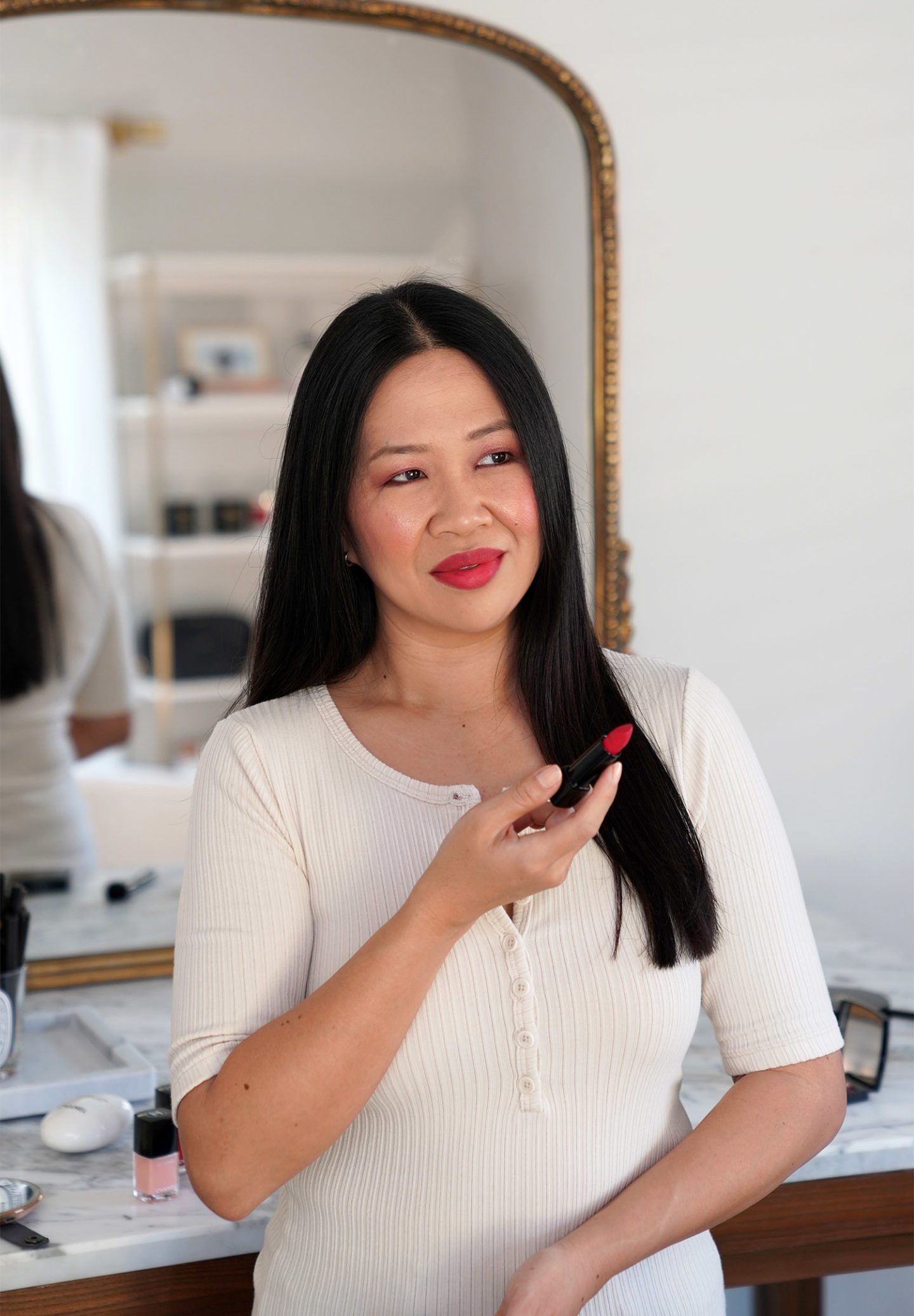 Chanel Rouge Allure Velvet Extreme in 134 Eclosion 