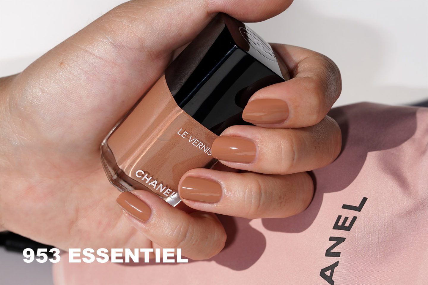 Chanel Le Vernis 953 Essentiel swatch