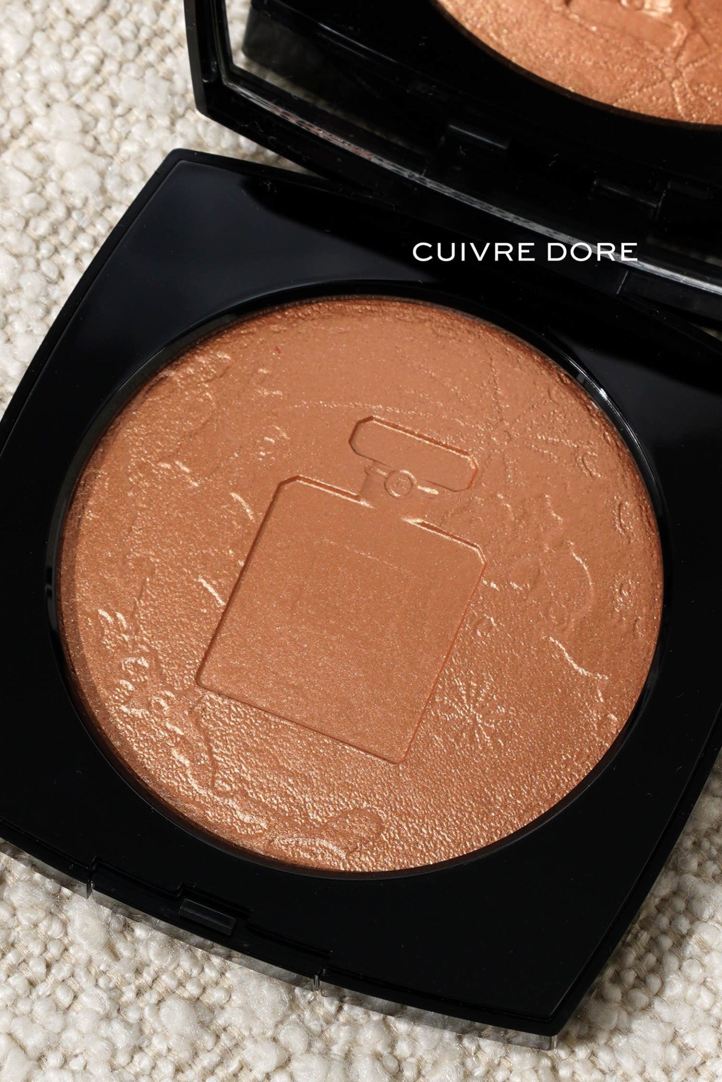 Chanel Eclat Lunaire Oversize Illuminating Face Powder Cuivre Dore