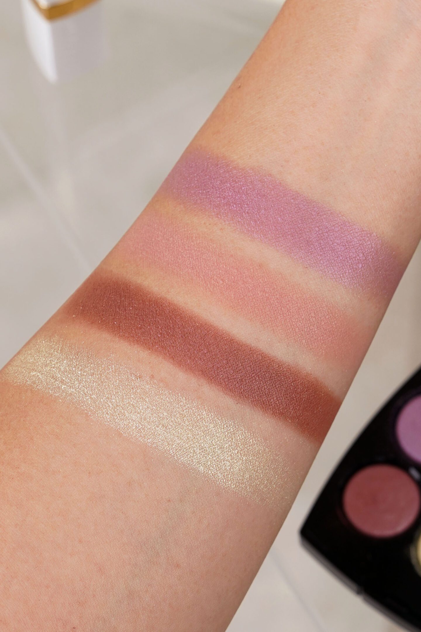 Chanel Les 4 Ombres in Delices 