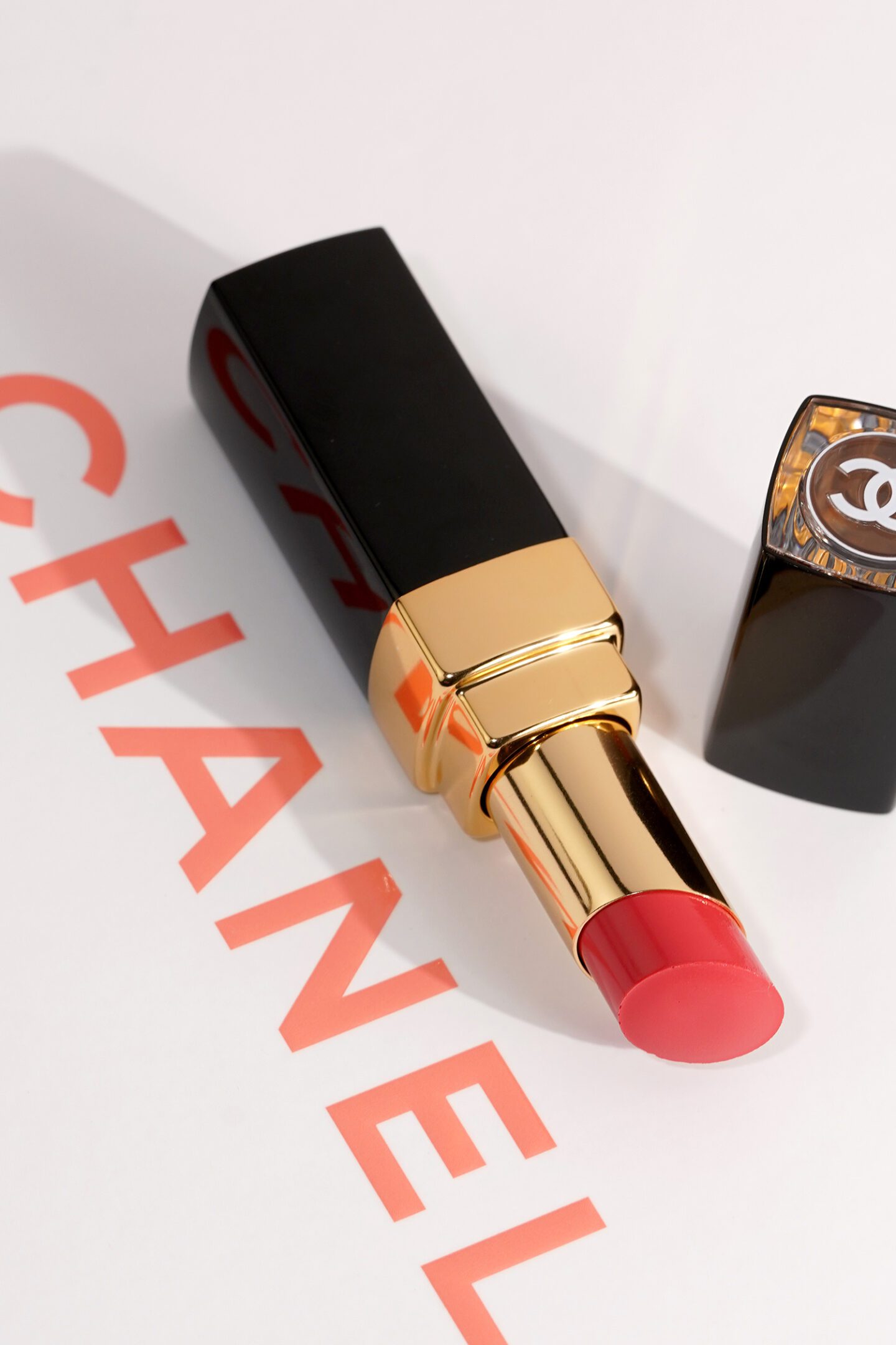 Chanel Rouge Coco Flash in Bisous