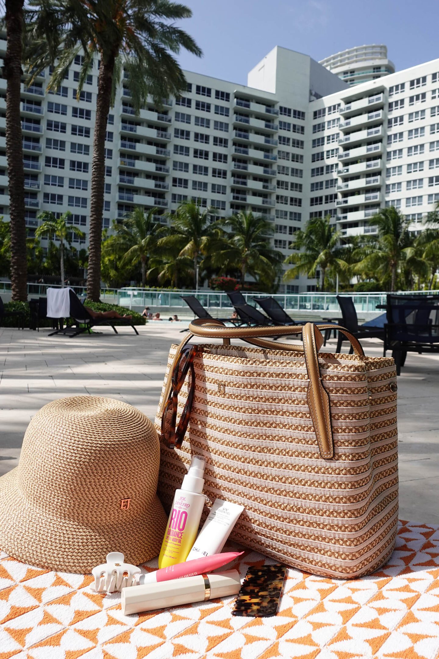 Eric Javits Squishee Isla Bag