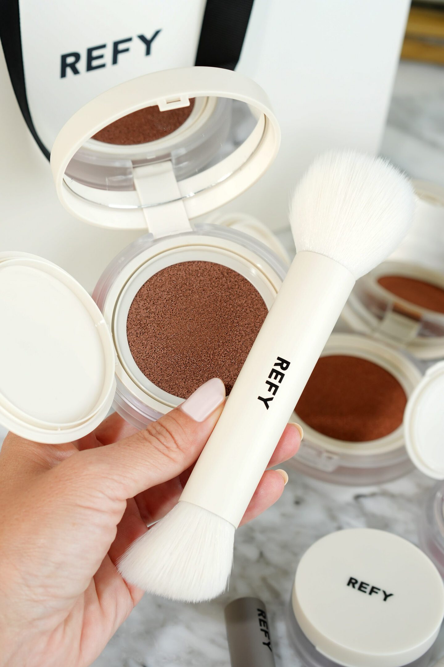 Refy Water Bronzer and Brush Duo
